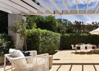 Pourquoi opter pour la fabrication de pergolas à Tétange avec des experts locaux ?